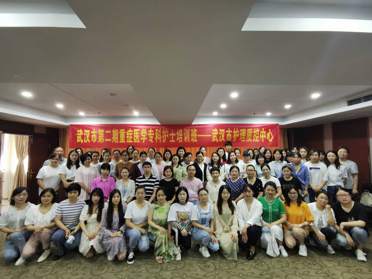 合影.jpg